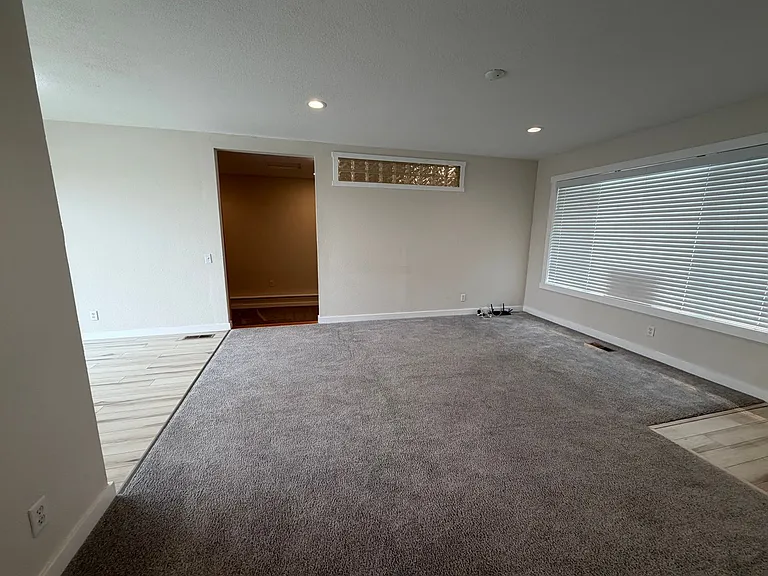 209 Goldcrest St — Photo 25