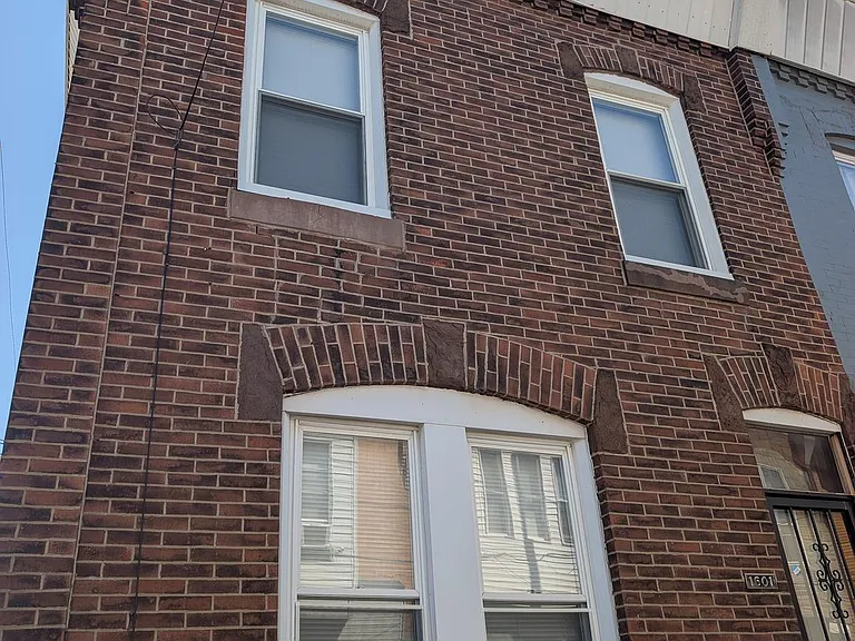 1601 S Lecount St — Photo 1