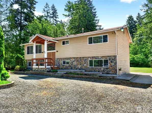 17924 2nd Street E, Lake Tapps, WA 98391