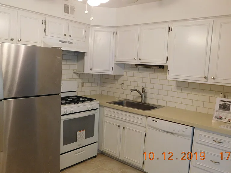 444 Fox Hills Dr N #7 — Photo 6