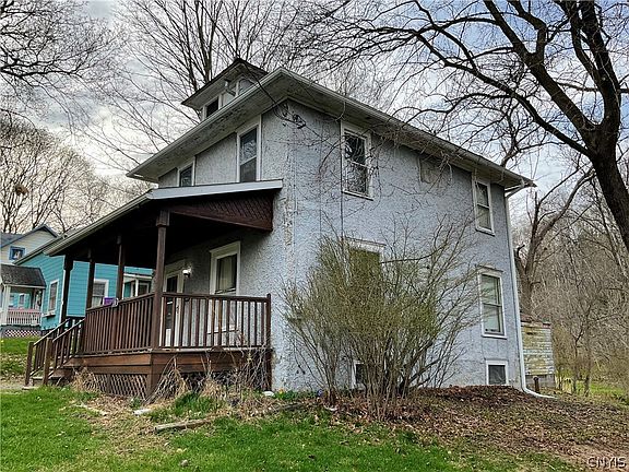3rd image of 310 Spring St