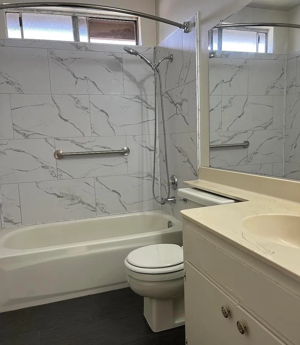2 bed, 1.0 bath, 930 sqft, $2,200 — Photo 3