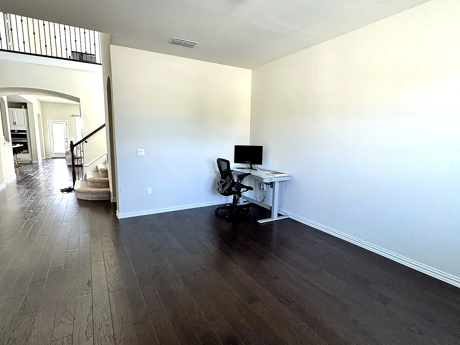 4 bed, 3644 sqft, $3,500 — Photo 3
