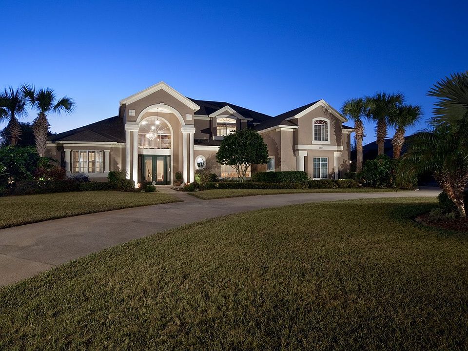 circular drive with side entry 3 car garage