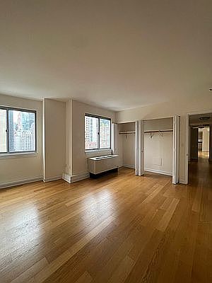 4th image of 308 E 38th St APT 18-D