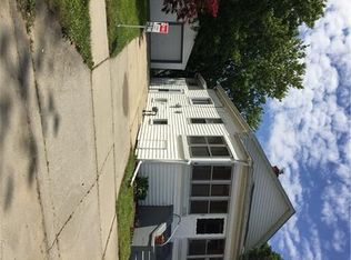 22730 Stephens St, Saint Clair Shores, MI 48080