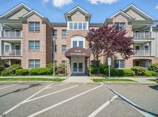 63 Ridgeview Ln, Mount Arlington, NJ 07856