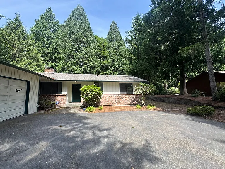 4208 31st Avenue Ct — Photo 2