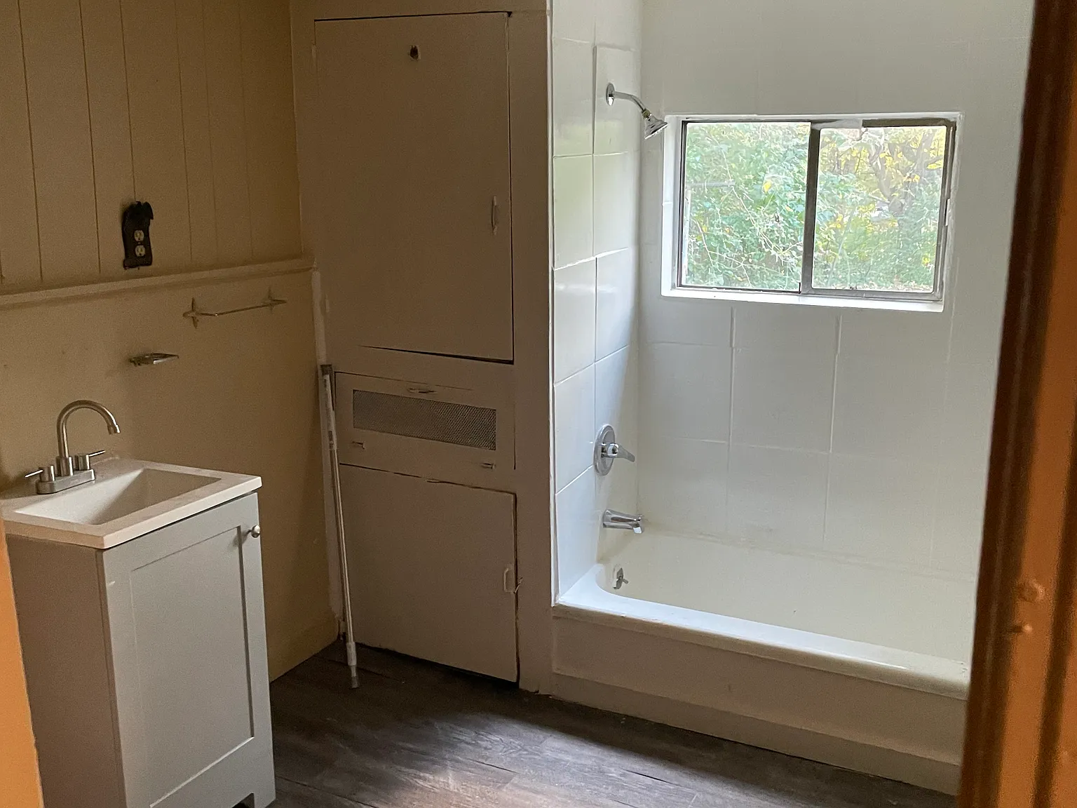 3 bed, 1300 sqft, $1,000 — Photo 4