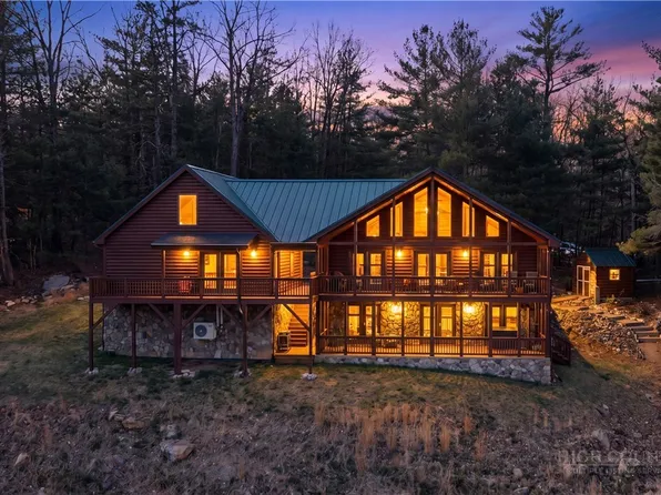 196 Eagle Nest Road, Purlear, NC 28665