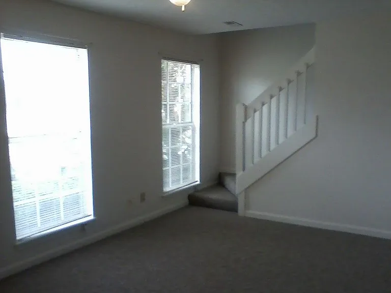 1609 Acosta Ct — Photo 6