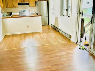 596 Newhall St #2L, Hamden, CT 06517