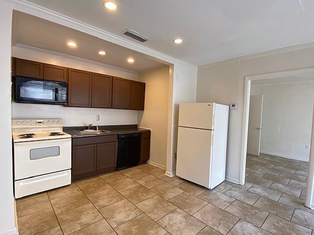 1st image of 2241 W Pensacola St APT 89