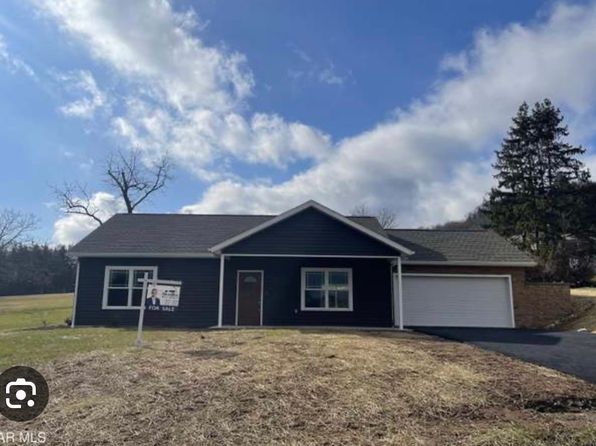 2242 Charcoal Dr, Hollidaysburg, PA 16648