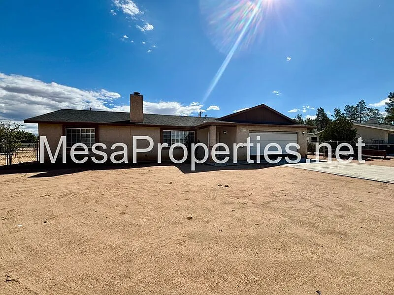 3 bed, 2.0 bath, 1372 sqft, $1,950 — Photo 2