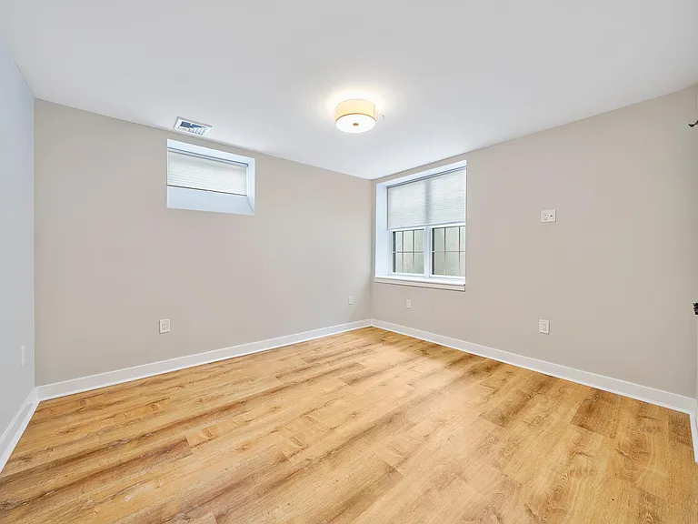 180 Norfolk Ave #1 — Photo 31
