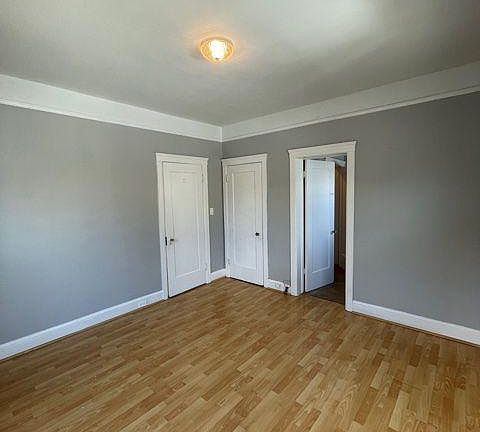 Bedroom with direct access to the bathroom