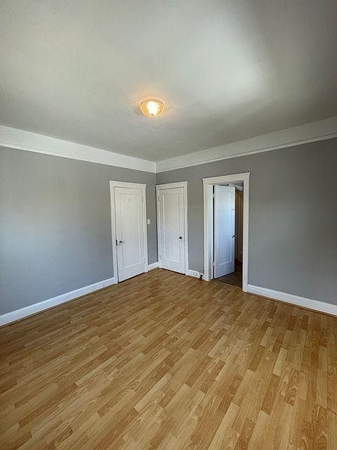 Bedroom with direct access to the bathroom