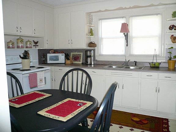 3rd image of 1310 Barnes St
