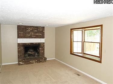 5th image of 961 Southport Dr