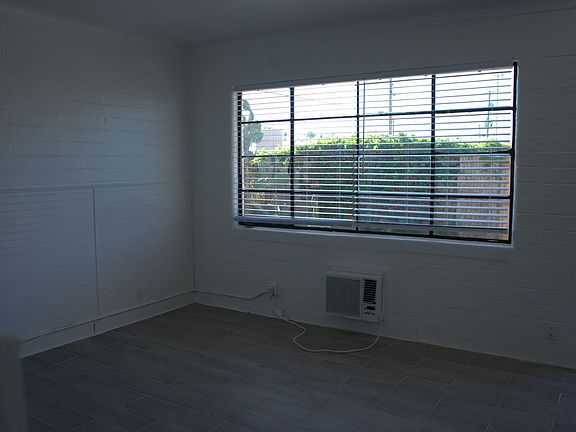 5th image of 207 E Imperial Ave