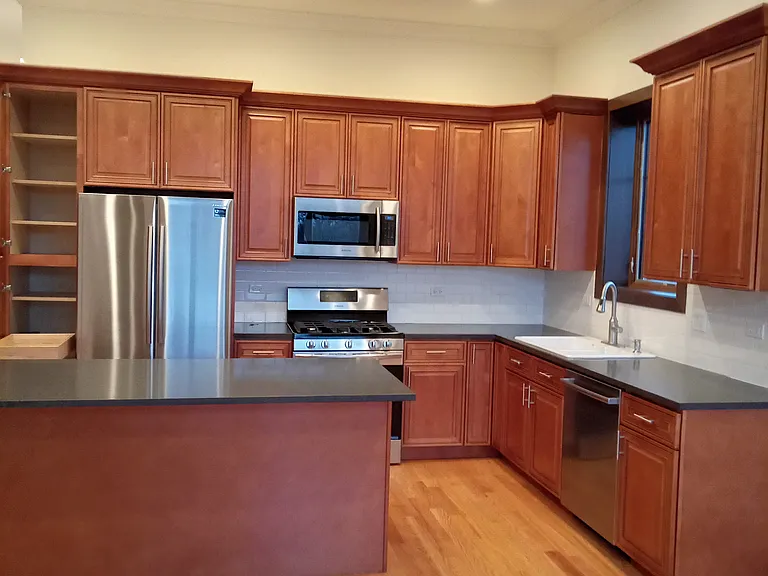 6566 N Northwest Hwy — Photo 5