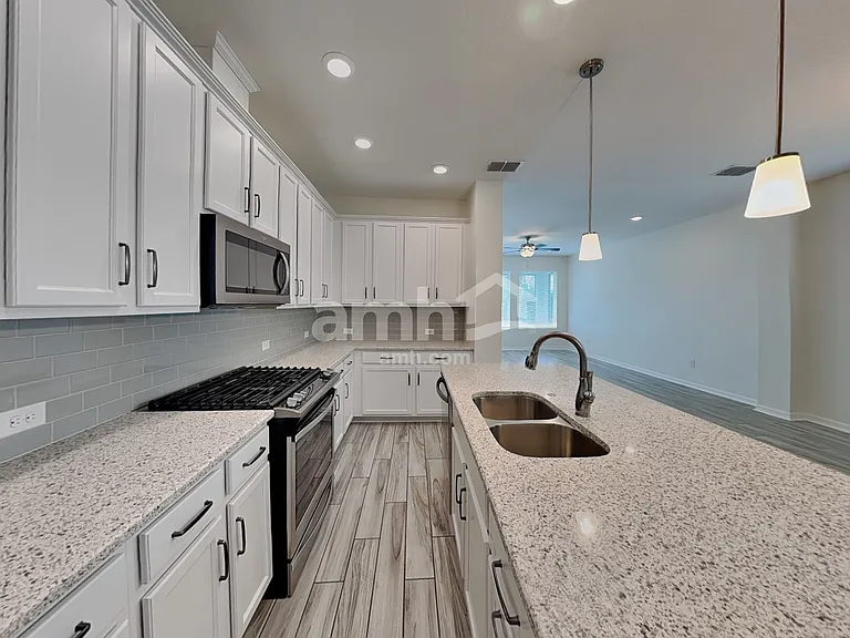 6117 Voyagers Pl — Photo 4