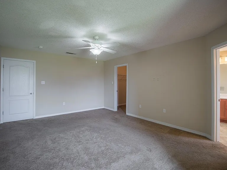 17161 Excalibur Cir — Photo 11