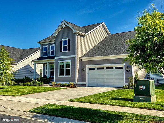 3rd image of 19424 Lovett Ln