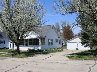 406 W Winfield St, Morrison, IL 61270