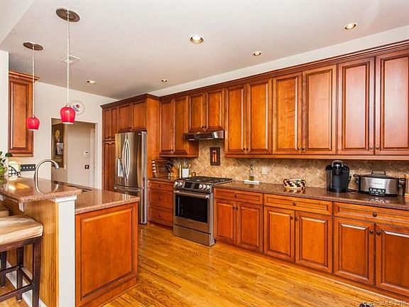 Kitchen with breakfast bar