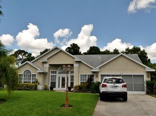 799 SE Albatross Ave, Port Saint Lucie, FL 34983