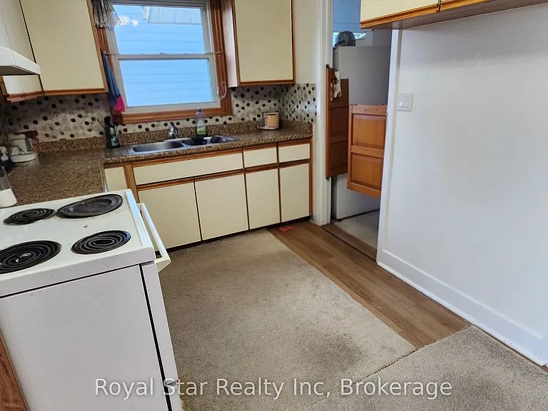 85 Cityview Dr N — Photo 7
