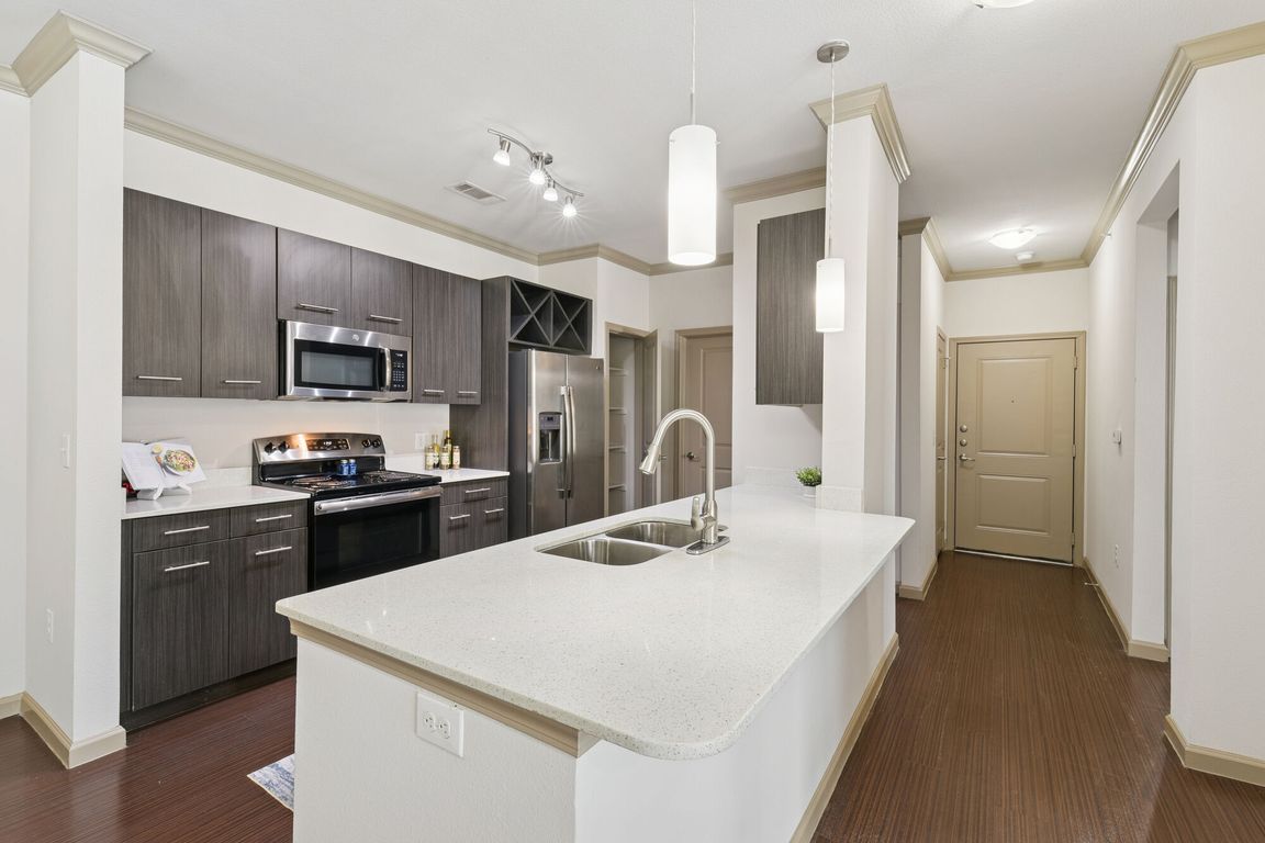 The View at Crown Ridge apartments community photo