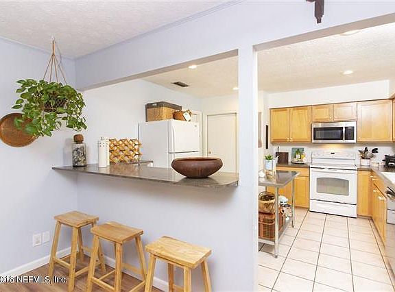 4th image of 38 Sea Park Dr