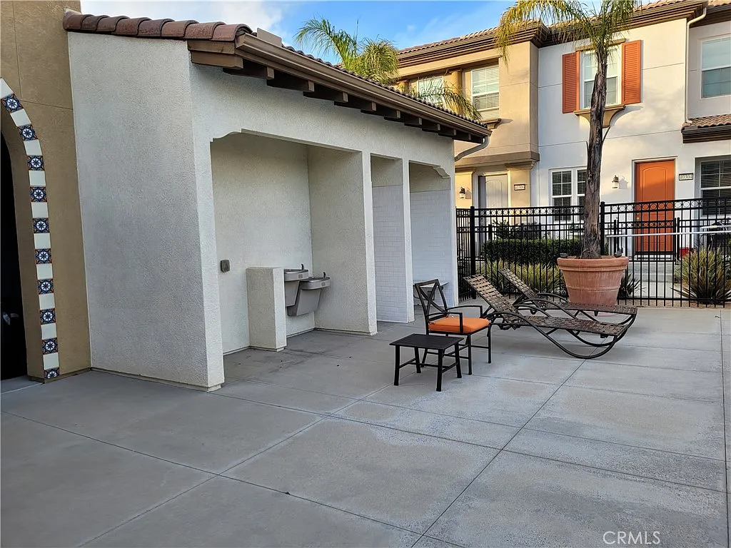 3 bed, 2.5 bath, 1574 sqft, $2,875 — Photo 4