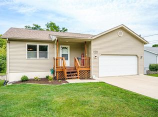 903 E Edwards St, Litchfield, IL 62056