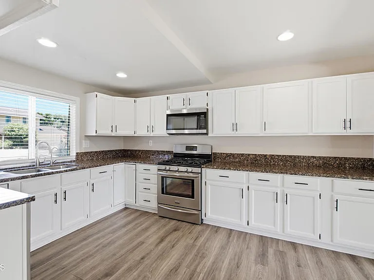 1286 Fuller Ave — Photo 10