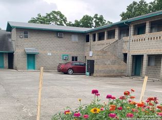 122 Roundtree Ln APT 5, San Antonio, TX 78233