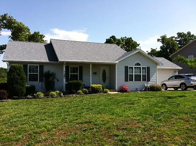 139 Sawmill Ln — Photo 1