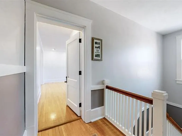 618 Madison St #300 — Photo 22