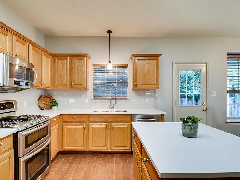 9221 Meyrick Park Trl — Photo 7