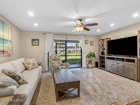 3rd image of 745 Palm Springs Cir