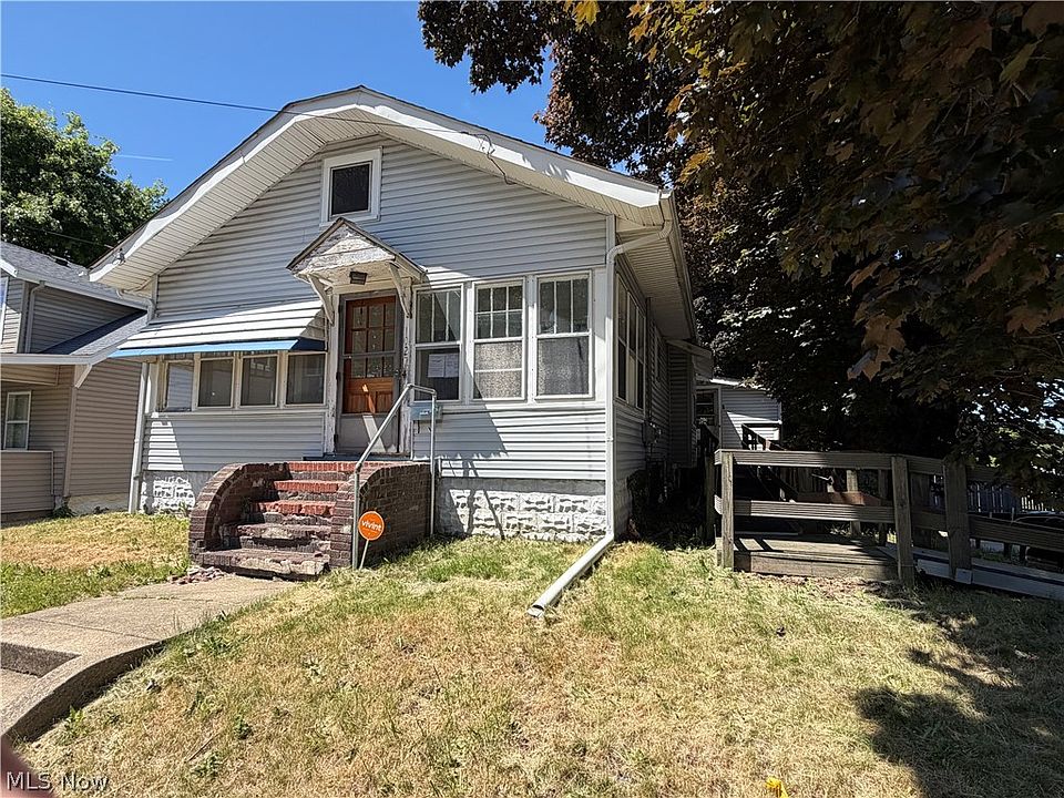 1st image of 1027 Austin Ave