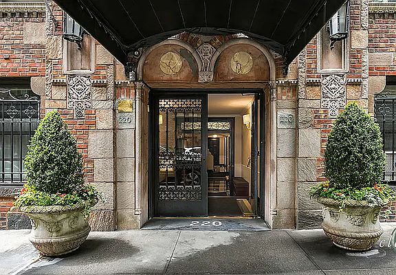 2nd image of 220 E 73rd St #2C