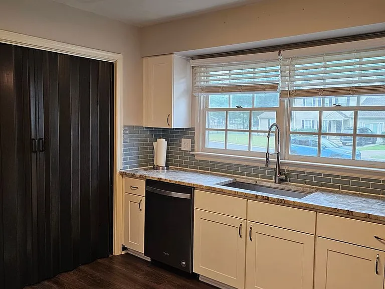 803 Haskins Dr — Photo 23