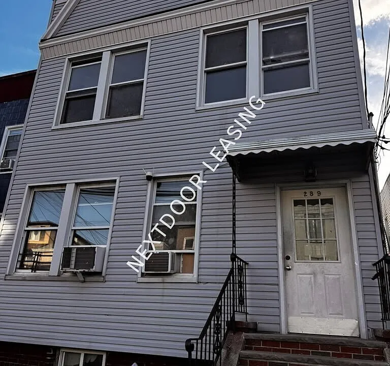 289 Cator Ave #4M