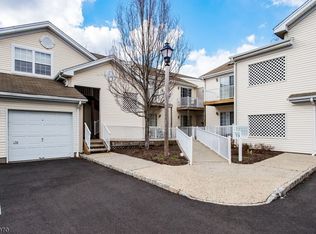 122 Potomac Dr, Basking Ridge, NJ 07920