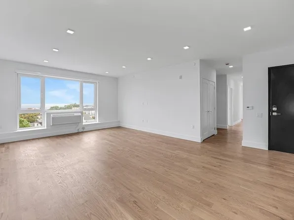 8404 4th Avenue image 3 of 36