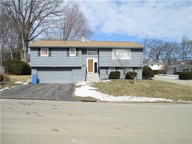 1st image of 8 La Flamme Dr